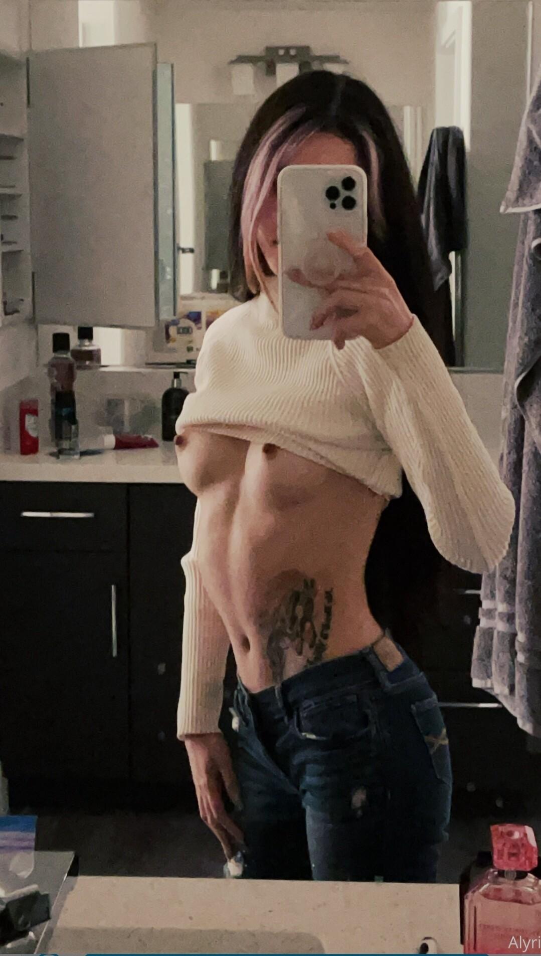 alyri / alyri_tv Nude OnlyFans Leaks 1