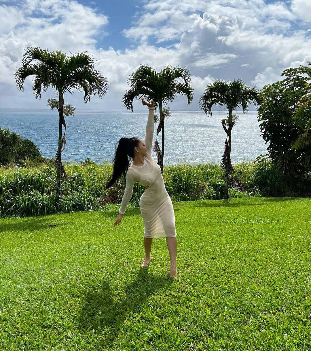 Bella Poarch / bllapoarch Nude OnlyFans Leaks 1
