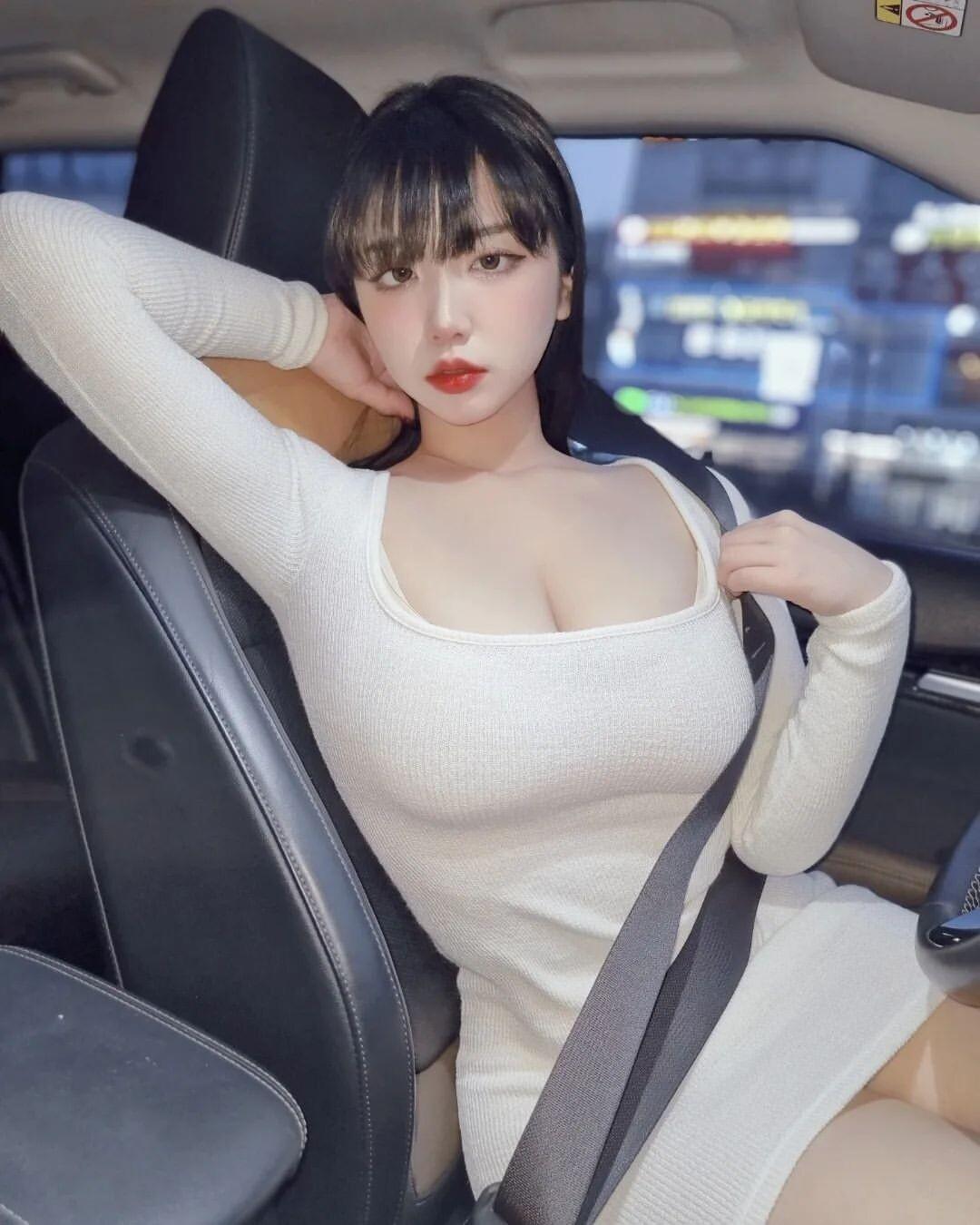 E_Chi_h Nude OnlyFans Leaks 1