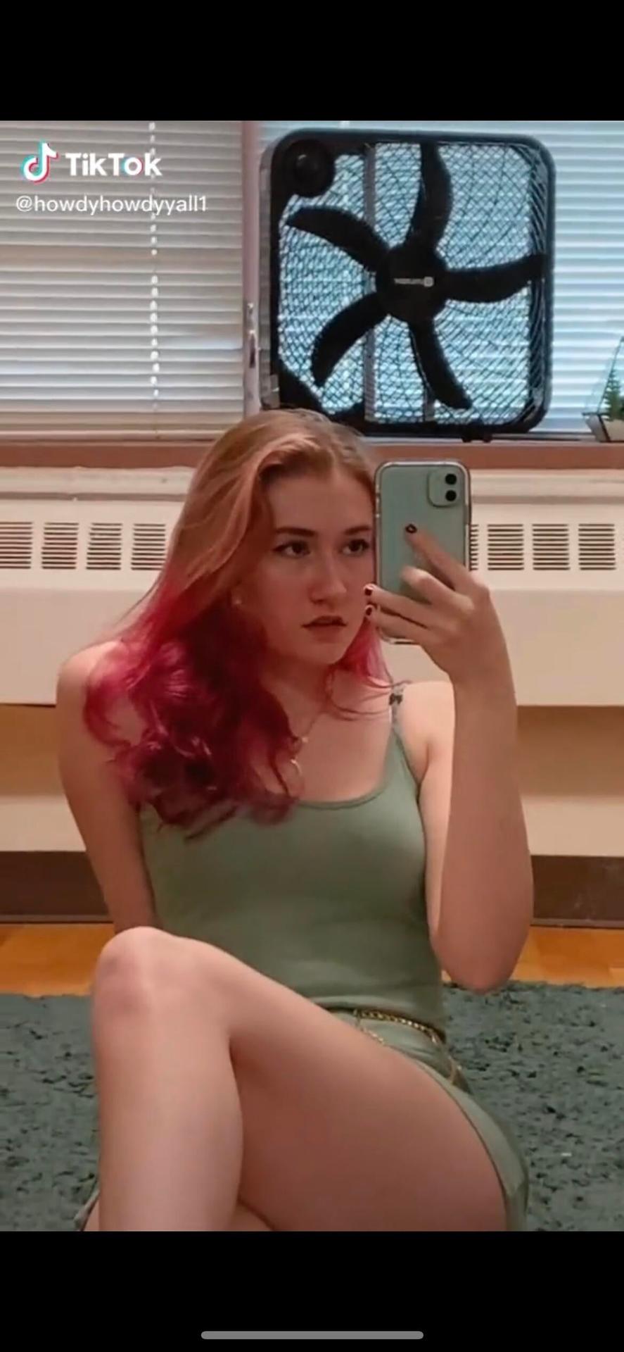 Howdyhowdyyall1 / blackmarketbagelsociety / mostlymilk Nude OnlyFans Leaks 1