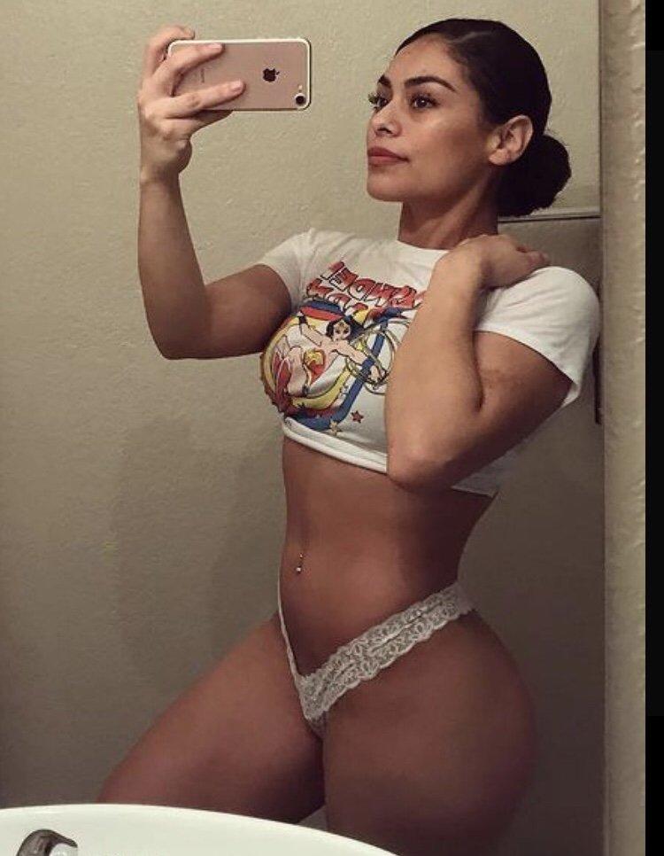perlajasmin Nude OnlyFans Leaks 1