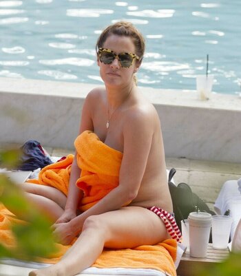 Caroline Flack / carolineflack1 / flackcaroline Nude Leaks Photo 551