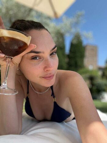 Gal Gadot / gal_gadot / https: / inked_hriss Nude Leaks OnlyFans Photo 1114