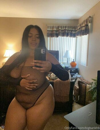 Holly B / bigbankhb / hbbvalentine / hollyyhills Nude Leaks OnlyFans Photo 1