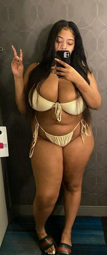 Holly B / bigbankhb / hbbvalentine / hollyyhills Nude Leaks OnlyFans Photo 3