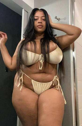 Holly B / bigbankhb / hbbvalentine / hollyyhills Nude Leaks OnlyFans Photo 5