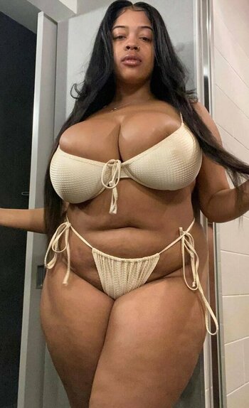 Holly B / bigbankhb / hbbvalentine / hollyyhills Nude Leaks OnlyFans Photo 6