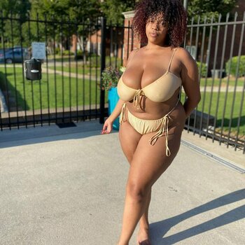 Holly B / bigbankhb / hbbvalentine / hollyyhills Nude Leaks OnlyFans Photo 17