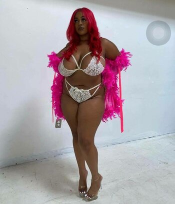 Holly B / bigbankhb / hbbvalentine / hollyyhills Nude Leaks OnlyFans Photo 20