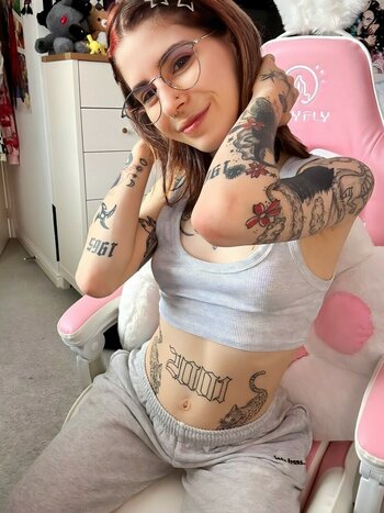 https.kiiro / irlkiiro Nude Leaks OnlyFans Photo 3