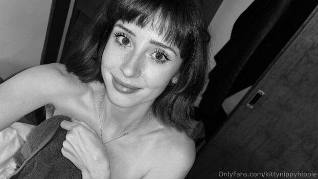 kittynippyhippie / littlenippyhippie Nude Leaks OnlyFans Photo 24
