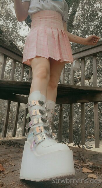 viinusflytrap Nude Leaks Photo 2