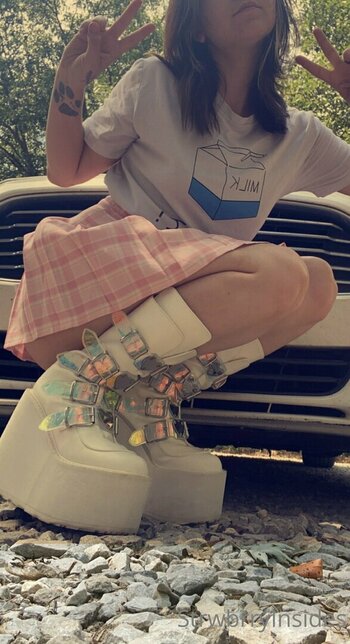 viinusflytrap Nude Leaks Photo 8