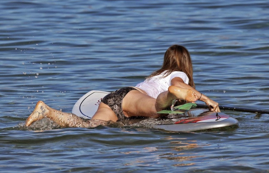 Olivia Wilde Pussy Bikini 01