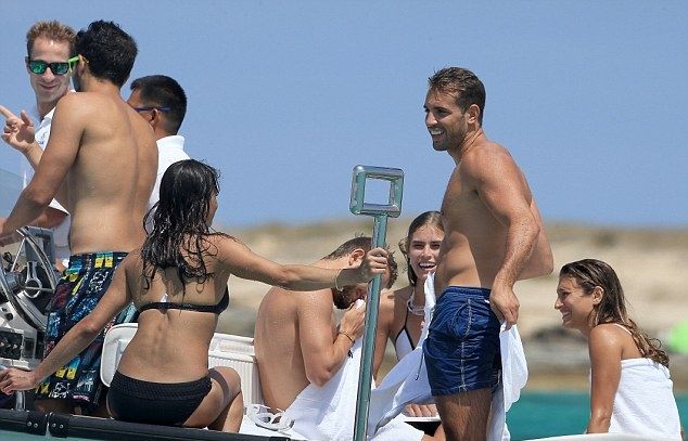 Michelle-Rodriguez-bikini-3