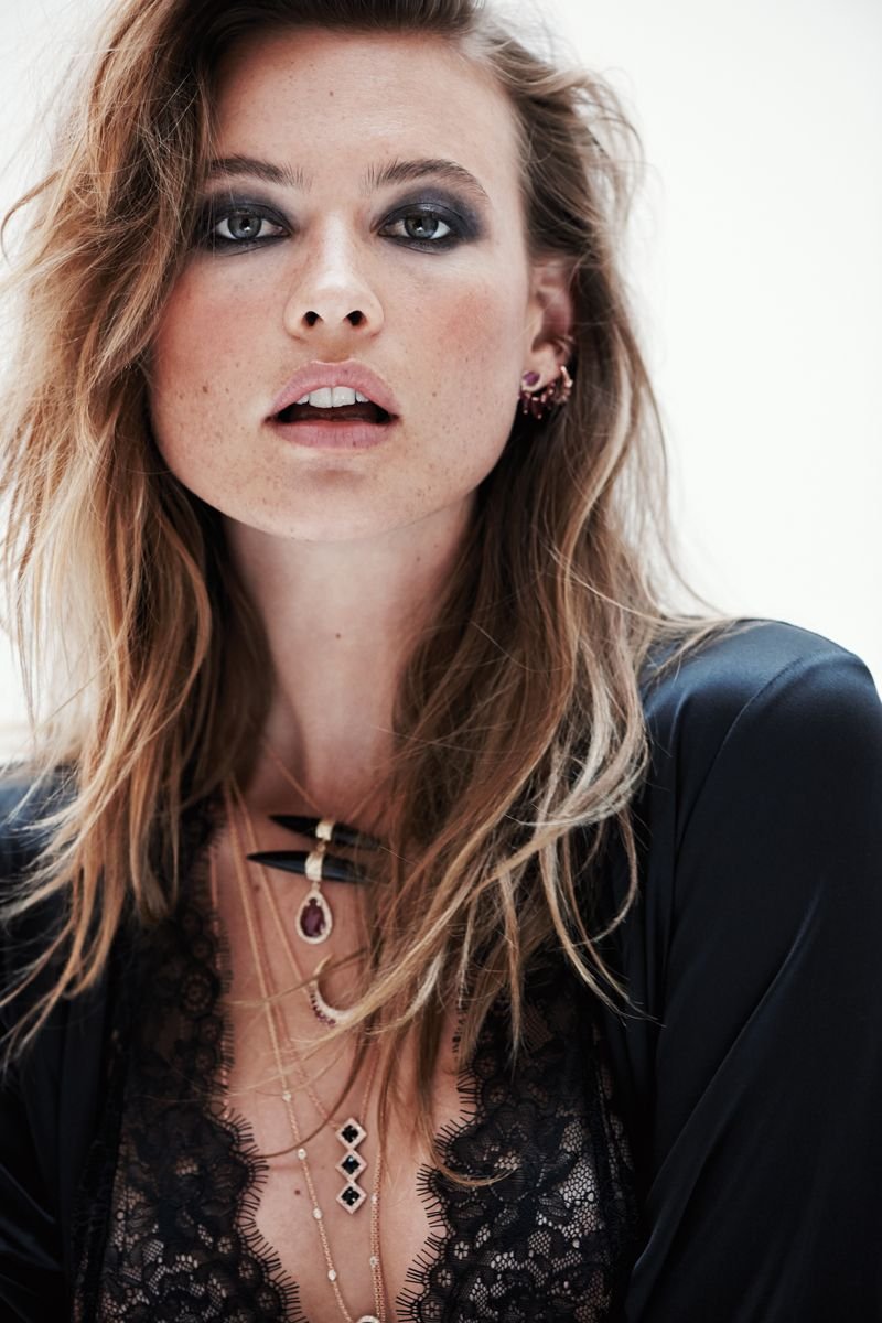 Behati-Prinsloo-Sexy-Topless-35