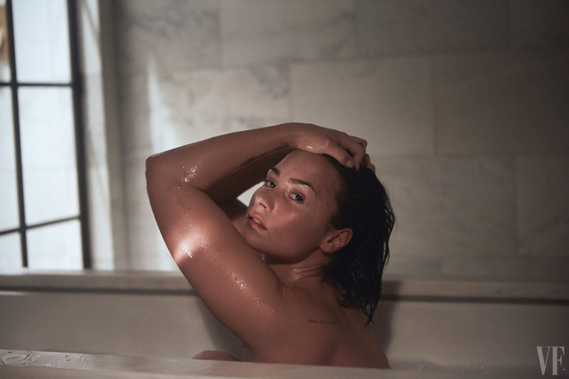 Demi-Lovato-Nude-9