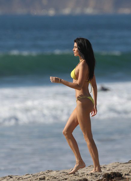 Nicole-Williams-Bikini-12