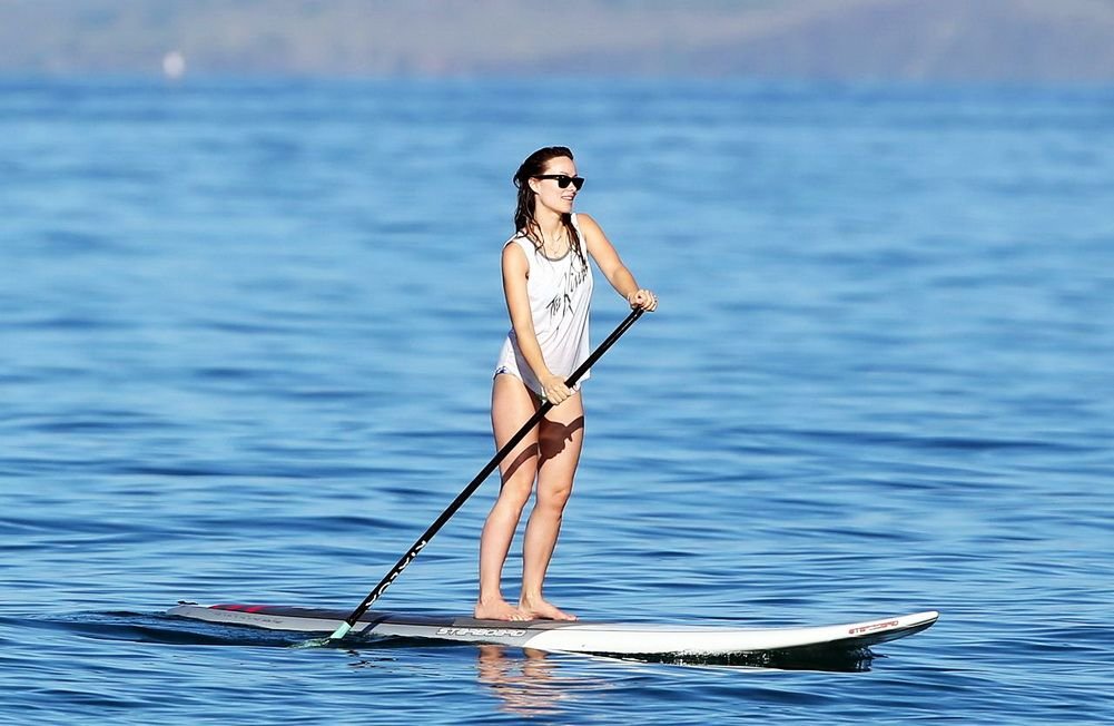 Olivia-Wilde-in-a-Bikini-22