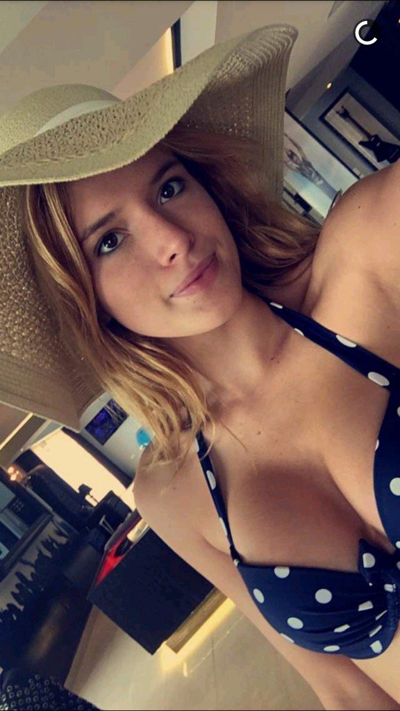 Bella-Thorne-Sexy-Photos-5
