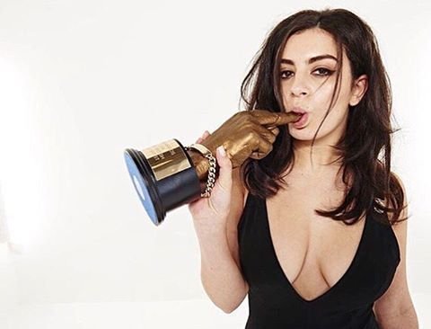Charli-XCX-Sexy-2