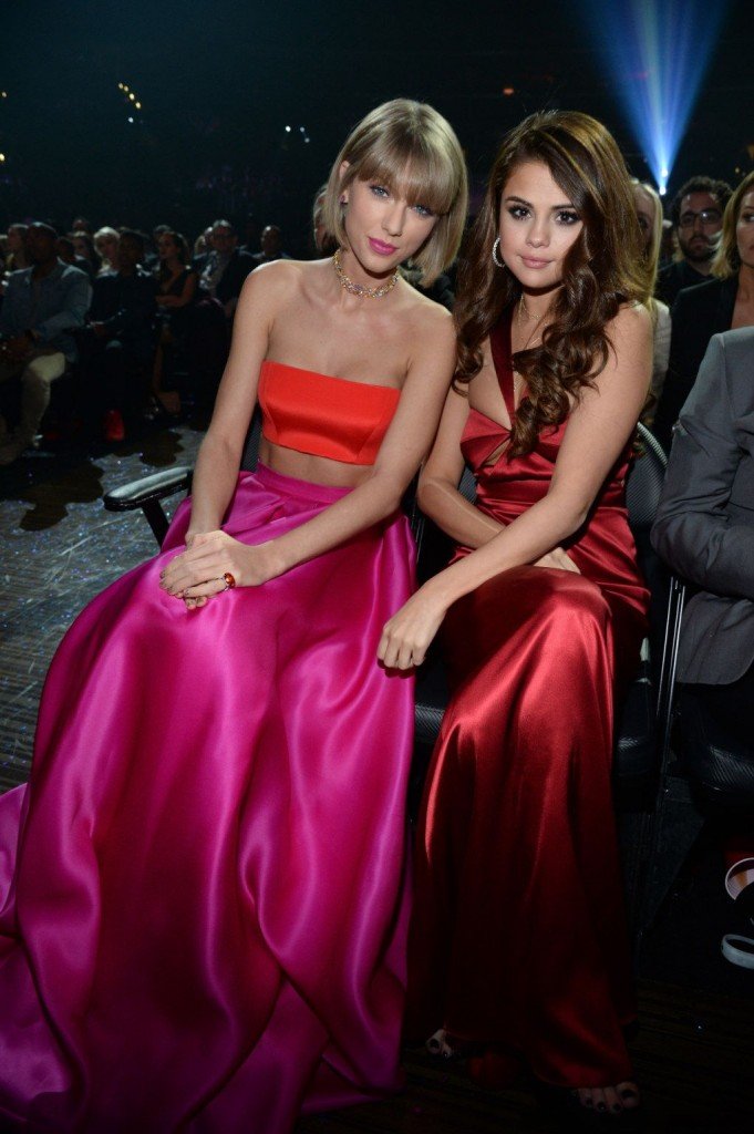 Selena-Gomez-Taylor-Swift-Sexy-114