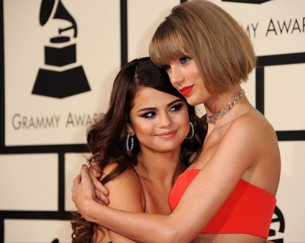 Selena-Gomez-Taylor-Swift-Sexy-37