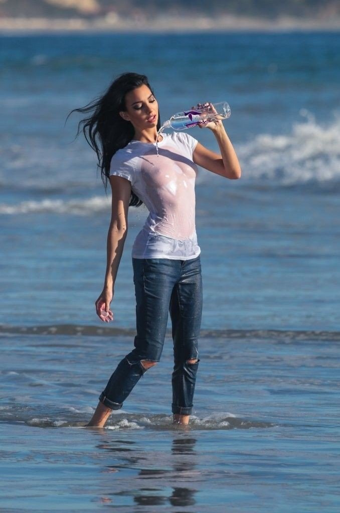 Amanda Geores See Through 1