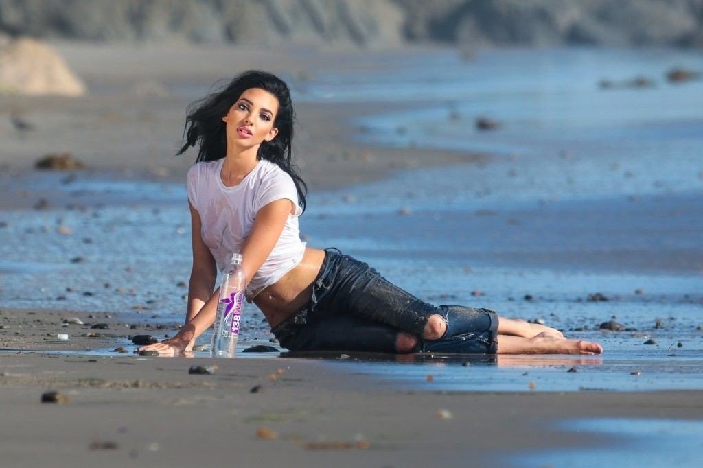Amanda Geores See Through 13