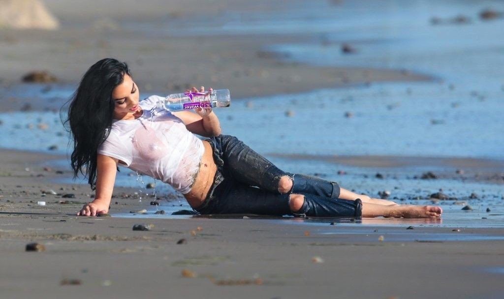 Amanda Geores See Through 14