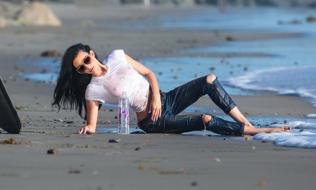 Amanda Geores See Through 15