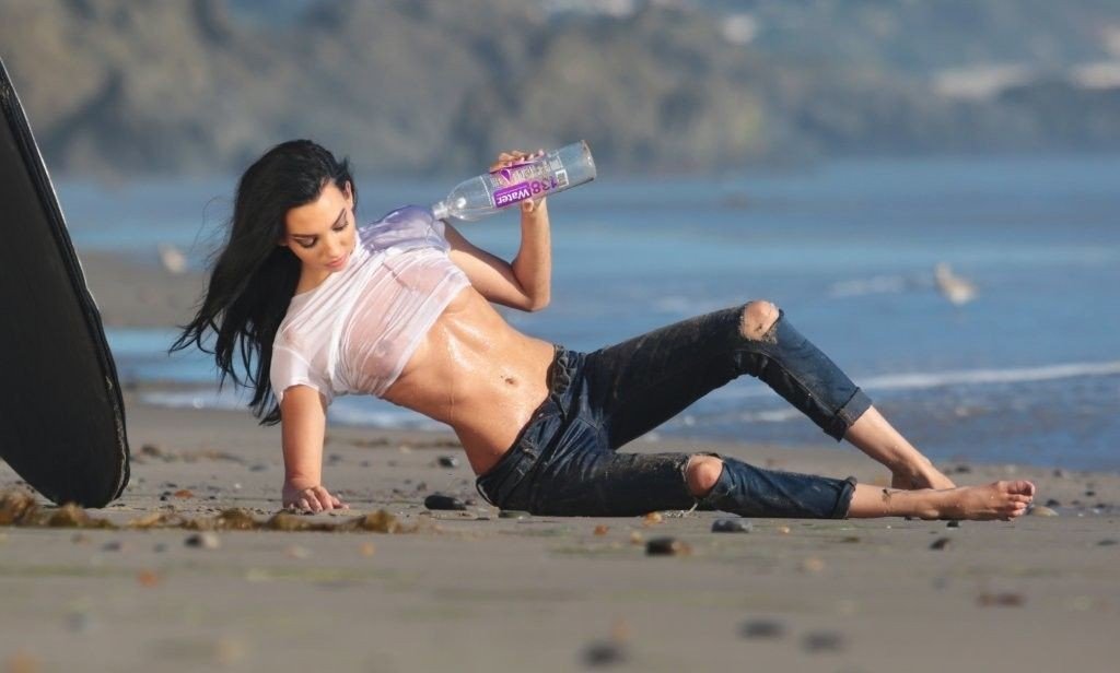 Amanda Geores See Through 18