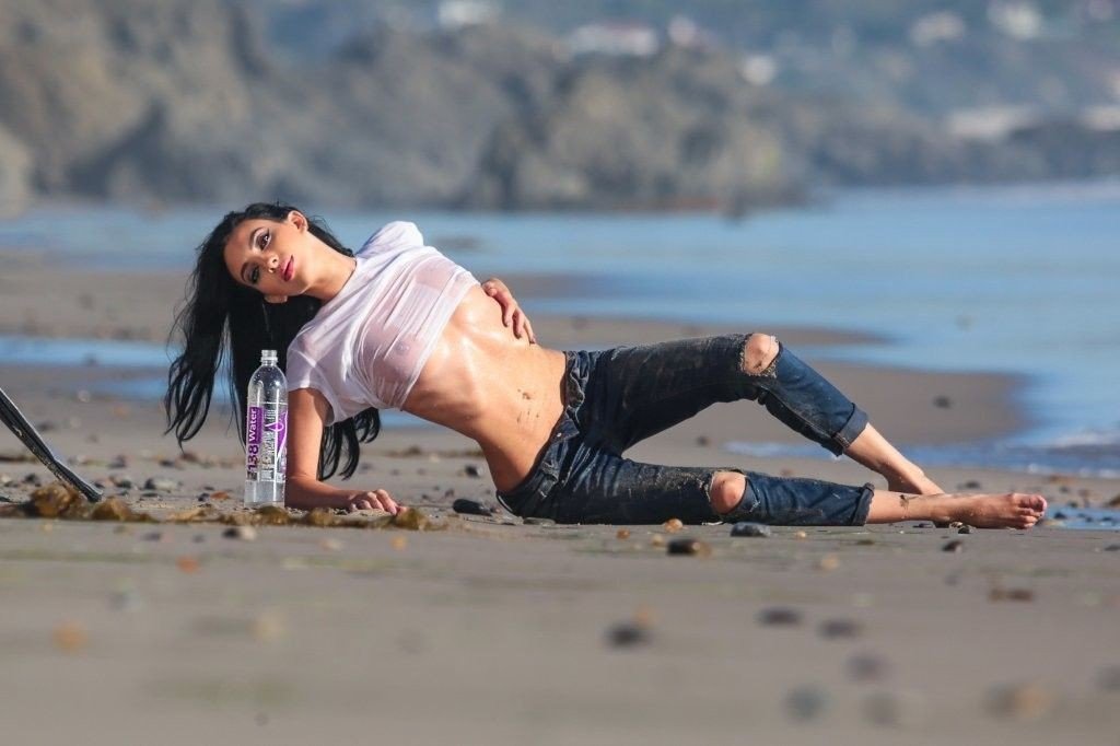 Amanda Geores See Through 20