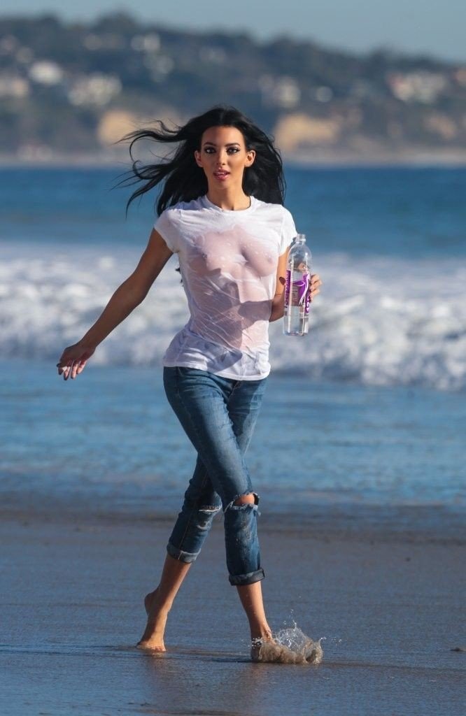 Amanda Geores See Through 25