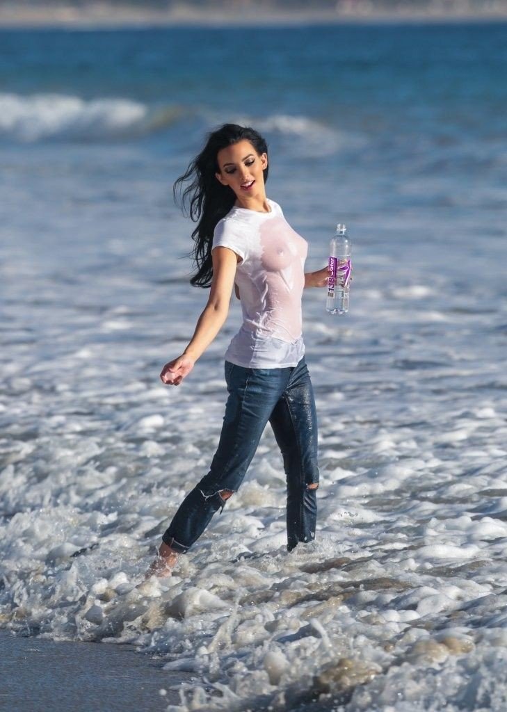 Amanda Geores See Through 27