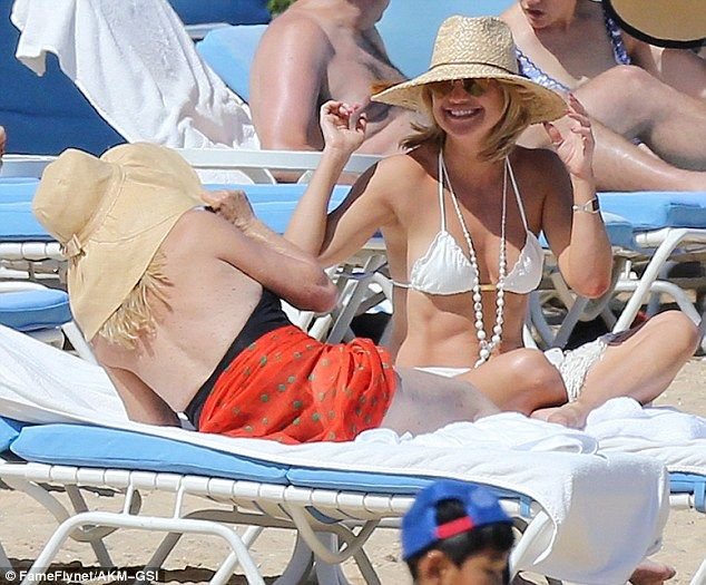 Kate Hudson Sexy 10