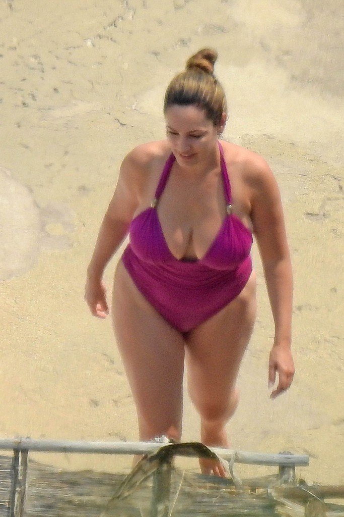 Kelly Brook Sexy 13