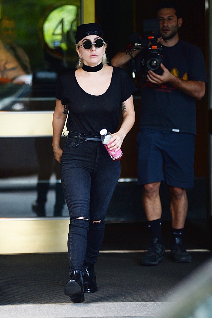 Lady Gaga Braless Pics 4