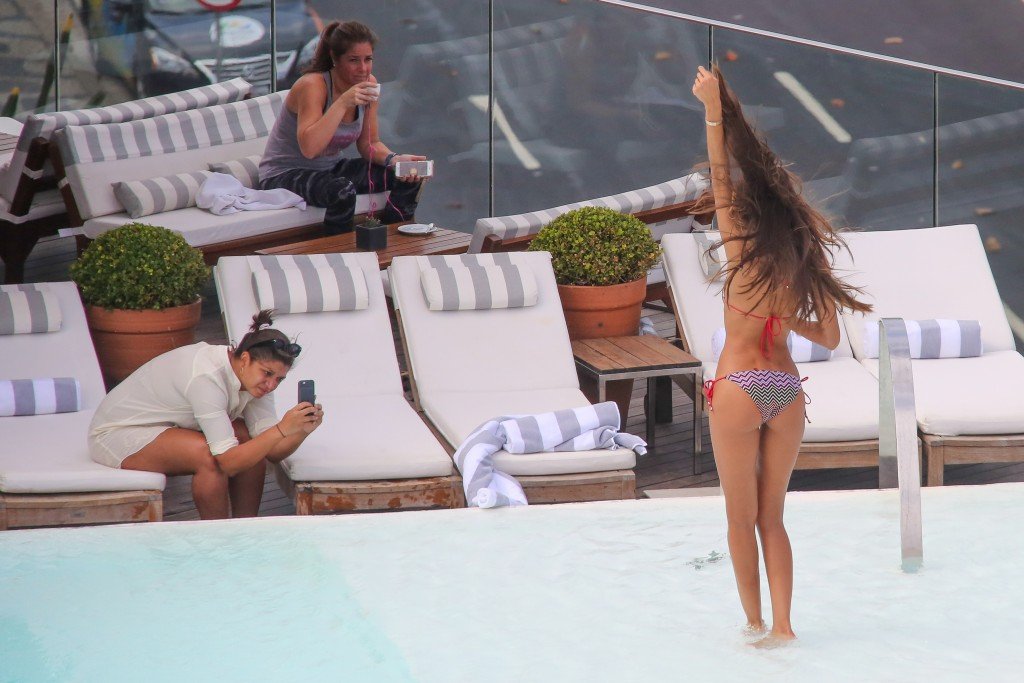 Izabel Goulart Sexy 19