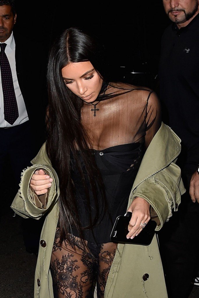 Kim Kardashian Sexy 32