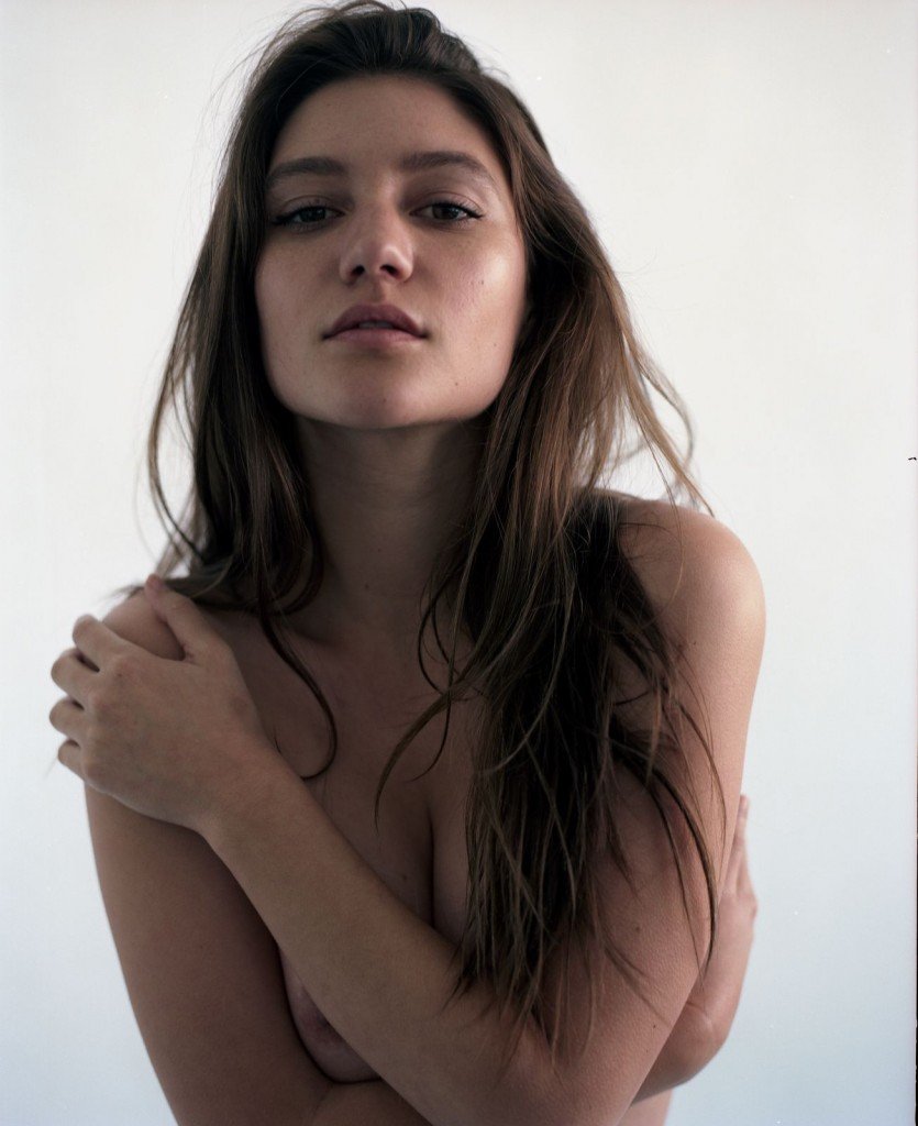 Elizabeth Elam Sexy and Topless 14