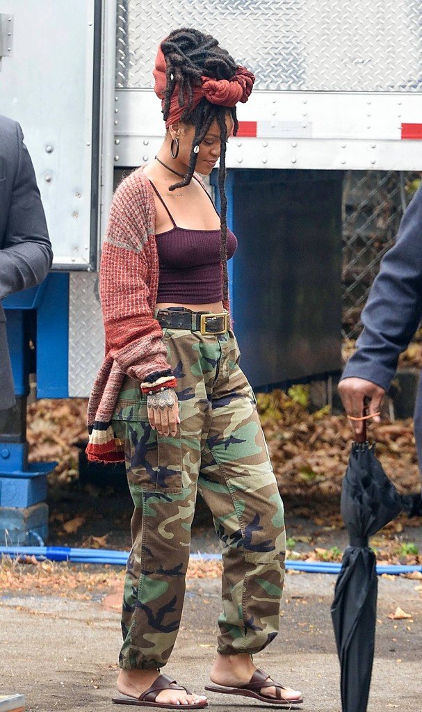 Rihanna Pokies 10