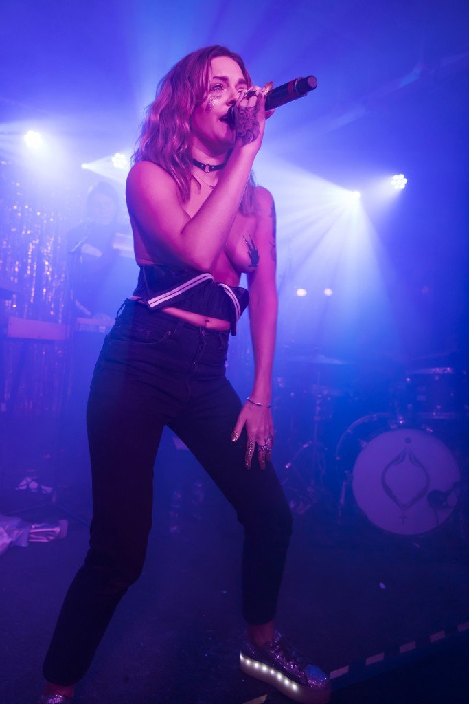 Tove Lo Topless 3