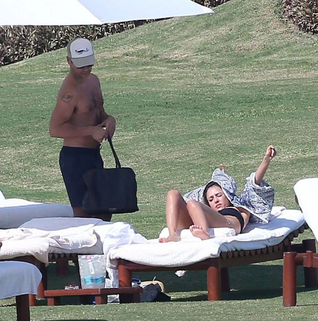 Jessica Alba Sexy 34 thefappening.so