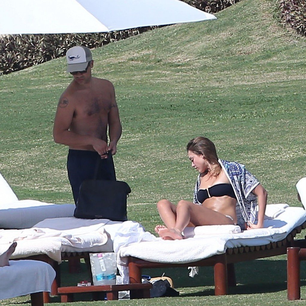 Jessica Alba Sexy 36 thefappening.so