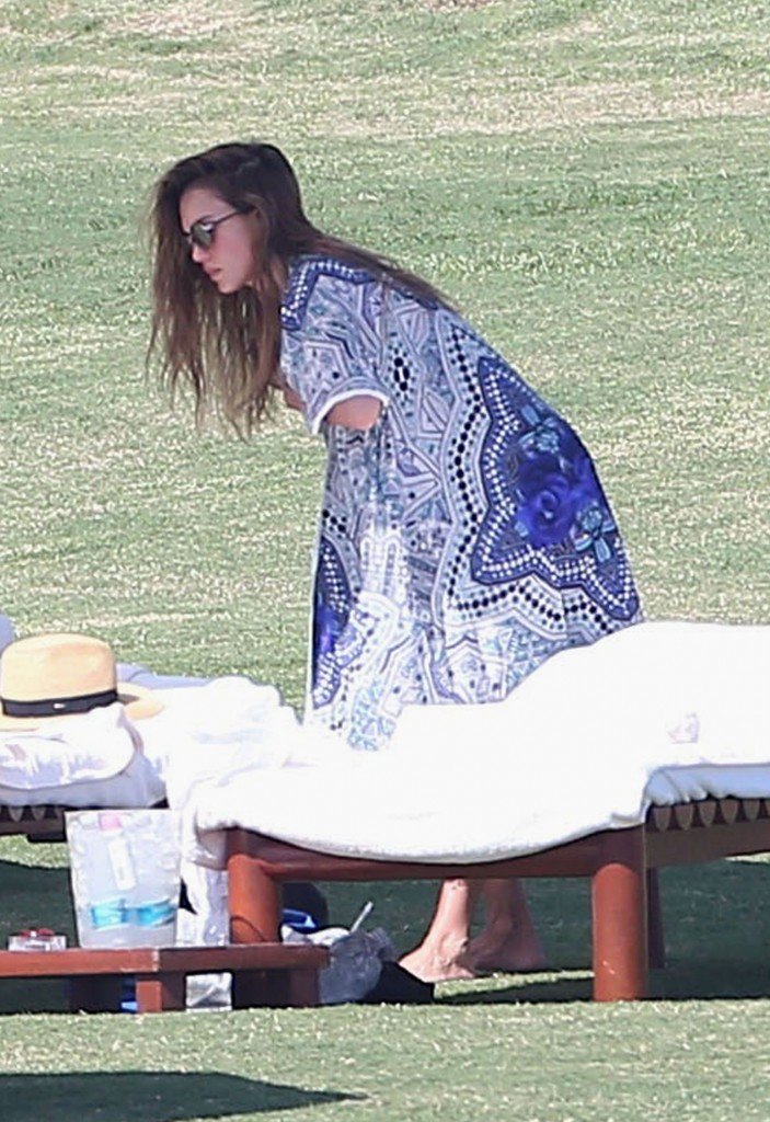 Jessica Alba Sexy 48 thefappening.so