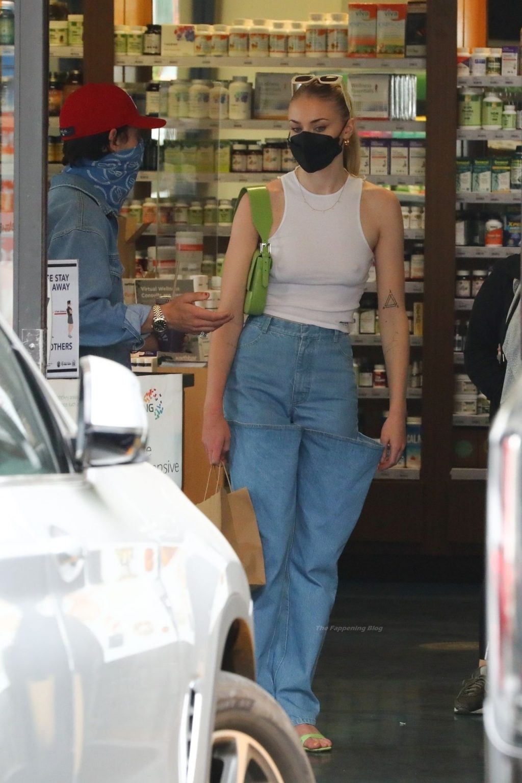 Sophie Turner Braless